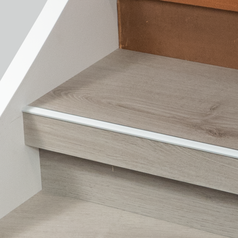 LAMINAT-RENOVIERUNGS-STUFE "Gerade" inkl. TREPSA-Profil